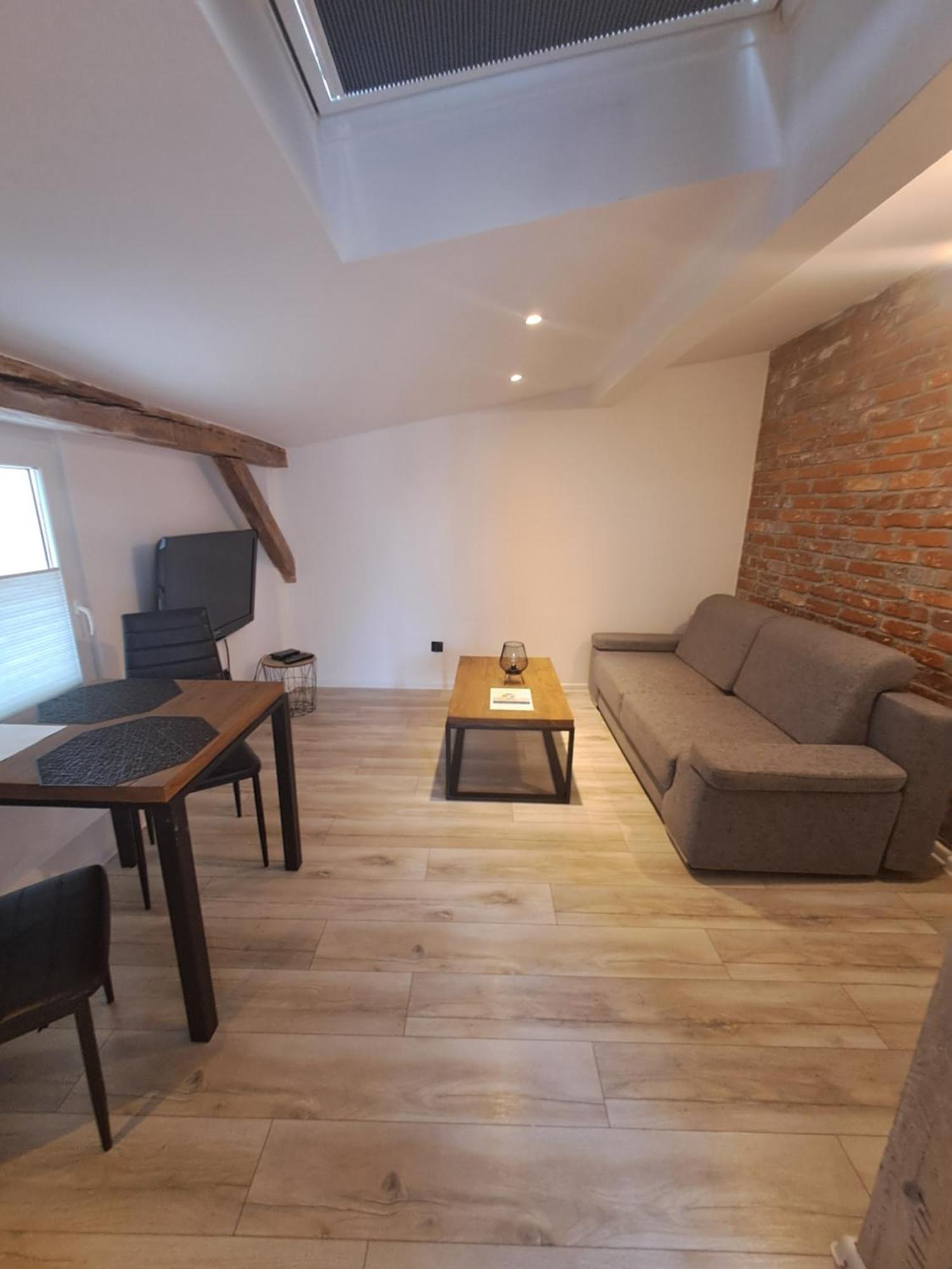 Апартаменты P.S. Loft Мельно Экстерьер фото